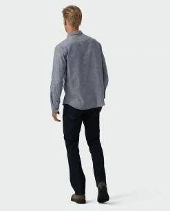 Stio Men's Ashton Chambray Shirt -Stio Online Store M Ashton Chambray Shirt Medium Chambray 5 6ef50328 1f3f 4e03 a07c 256f419be1bc