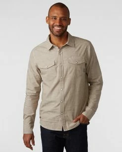 Stio Men's Ashton Chambray Shirt - Past Season -Stio Online Store M Ashton Chambray Shirt Rodeo Dust Chambray 1 eddd7729 8a73 4616 b85a fdce02dc8cd5
