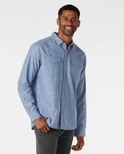 Stio Men's Ashton Chambray Shirt - Past Season -Stio Online Store M Ashton Light Chambray 1 f2aa2575 7550 4b65 877d 5d279f3b9756
