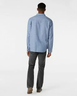 Stio Men's Ashton Chambray Shirt - Past Season -Stio Online Store M Ashton Light Chambray 4 6f2d08a5 d50f 430d a6ff a33654a61521