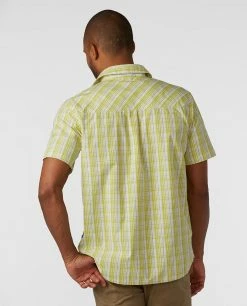 Stio Men's Curtis Camp Shirt SS -Stio Online Store M Curtis Camp Shirt SS Forage Green Plaid 2