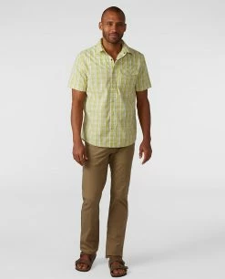 Stio Men's Curtis Camp Shirt SS -Stio Online Store M Curtis Camp Shirt SS Forage Green Plaid 3