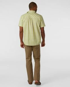 Stio Men's Curtis Camp Shirt SS -Stio Online Store M Curtis Camp Shirt SS Forage Green Plaid 4