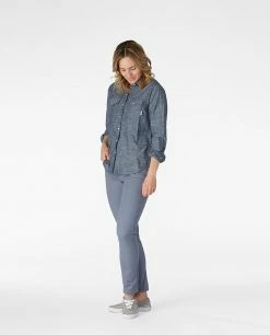 Stio Women's Ashton Chambray Shirt - Past Season -Stio Online Store W Ashton Chambray Shirt Dark Chambray 3 1dc868a6 b12c 4a2a a53a 7516bdfafcbd