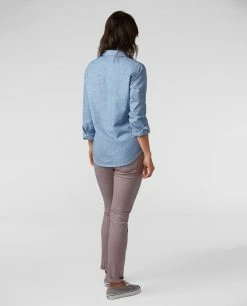 Stio Women's Ashton Chambray Shirt - Past Season -Stio Online Store W Ashton Chambray Shirt Light Chambray 4 ce3c8129 9a87 42f0 beb3 337750127d5c