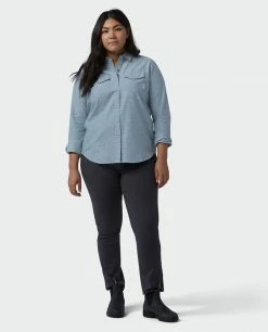 Stio Women's Ashton Chambray Shirt -Stio Online Store W Ashton Chambray Shirt Light Chambray Alt 4