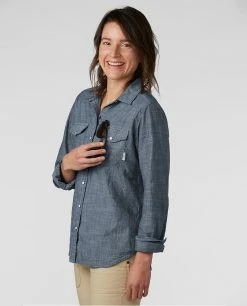 Stio Women's Ashton Chambray Shirt - Past Season -Stio Online Store W Ashton Chambray Shirt Medium Chambray 2 82cd5686 3088 4b4d 9798 1ef89697d78a