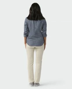 Stio Women's Ashton Chambray Shirt -Stio Online Store W Ashton Chambray Shirt Medium Chambray 5 e129ec21 dcd2 410e 9d39 84b7c2e5b3d2