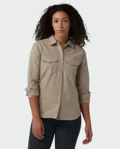 Stio Women's Ashton Chambray Shirt -Stio Online Store W Ashton Chambray Shirt Rodeo Dust Chambray 1