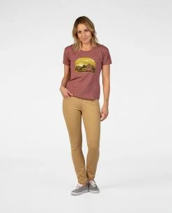Stio Women's Buffalo Sunrise Tee -Stio Online Store W Buffalo Sunrise Tee Red Clay Heather 1 e3a99a26 662b 4b9d 8b9a 94509d8522bc