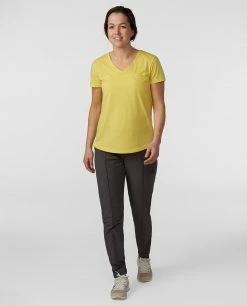 Stio Women's Divide V-Neck SS -Stio Online Store W Divide Vneck SS Dazzling Sunflower 3